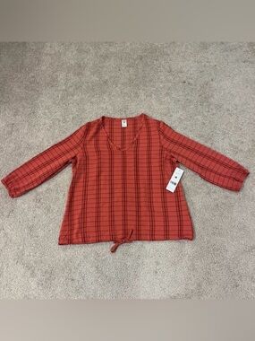 Just Be 3/4 Sleeve Air Flow Plaid V-neck Top